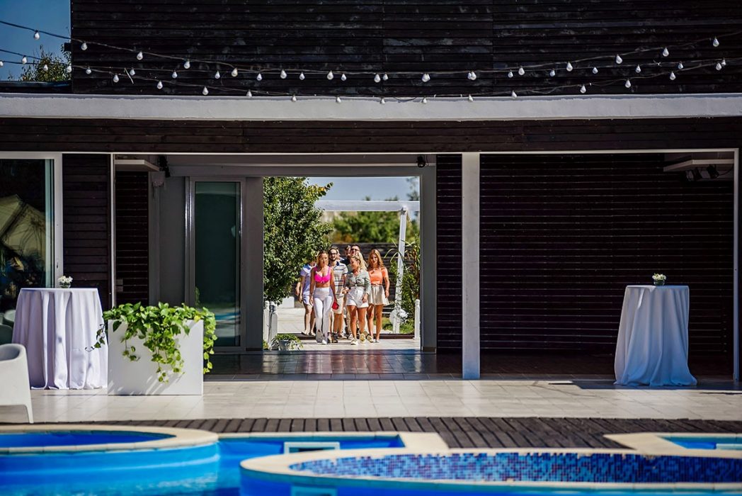 Locatiile TreeHouse - locatii de nunti in aer liber in natura - top locatii de nunta la padure-piscina