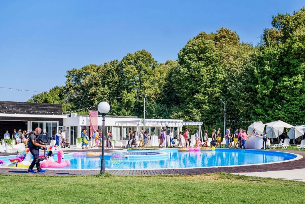 Locatiile TreeHouse - locatii de nunti in aer liber in natura - top locatii de nunta la padure-piscina