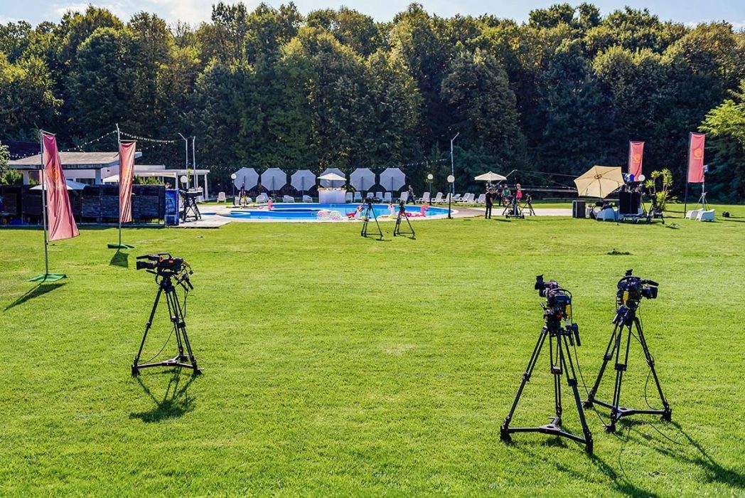 Locatiile TreeHouse - locatii de nunti in aer liber in natura - top locatii de nunta la padure-piscina