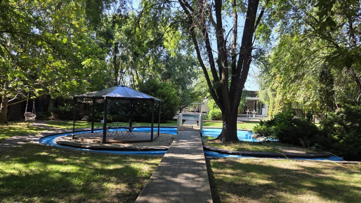 Locatiile TreeHouse - locatii de nunti in aer liber in natura - top locatii de nunta la padure-piscina