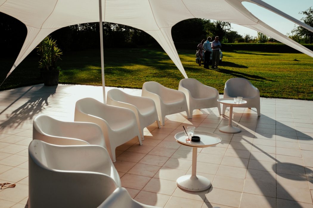 petrecere corporate piscina in aer liber