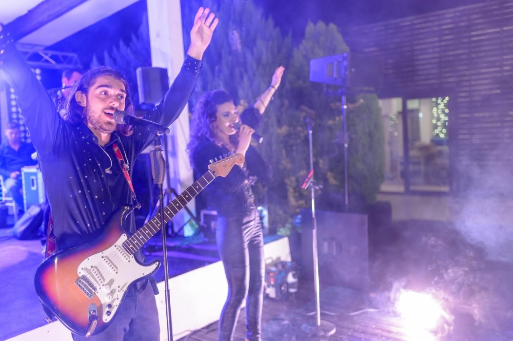 reambuilding in natura petrecere piscina 