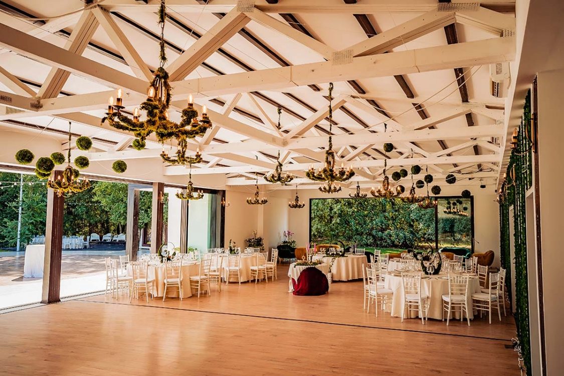 Locatiile TreeHouse - locatii de nunti in aer liber in natura - top locatii de nunta la padure-piscina