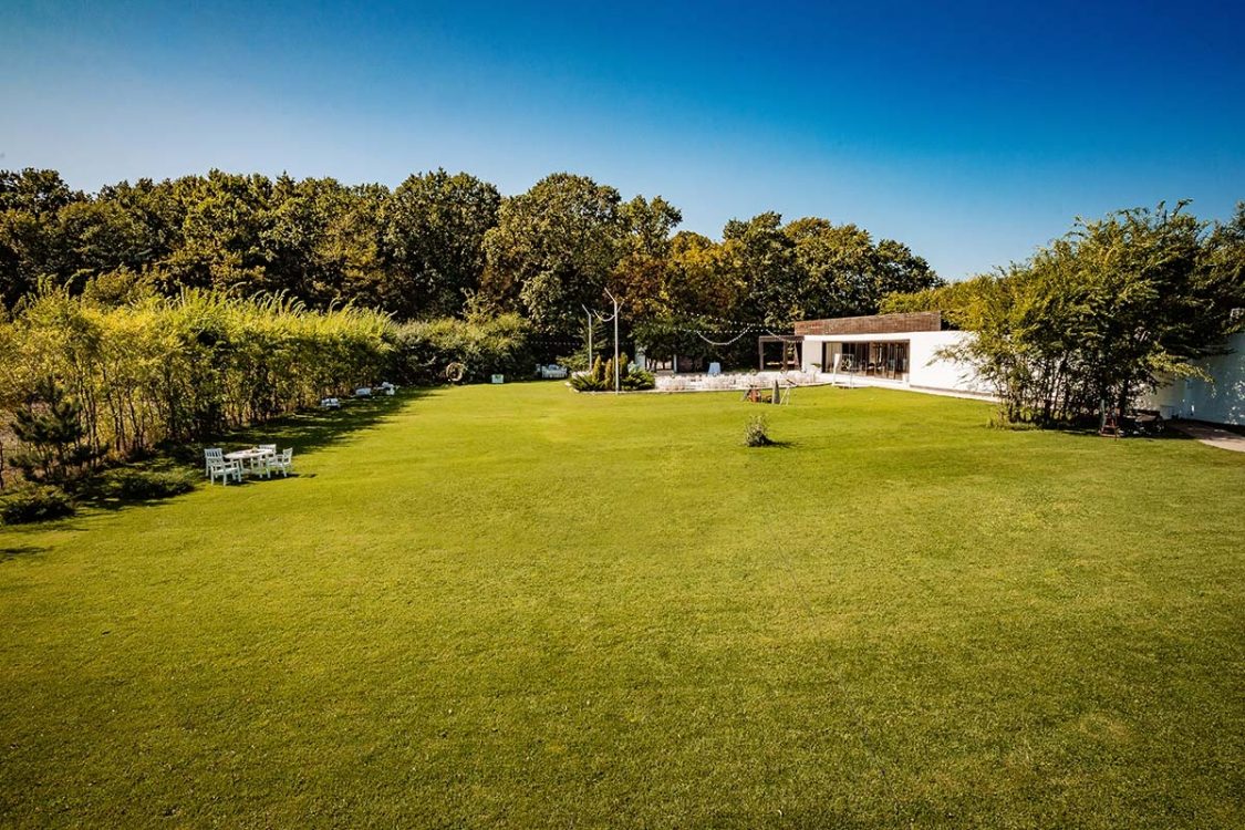 Locatiile TreeHouse - locatii de nunti in aer liber in natura - top locatii de nunta la padure-piscina