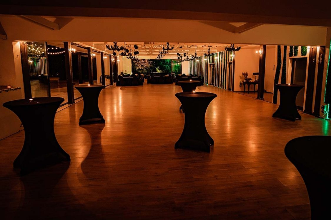 Locatiile TreeHouse - locatii de nunti in aer liber in natura - top locatii de nunta la padure-piscina