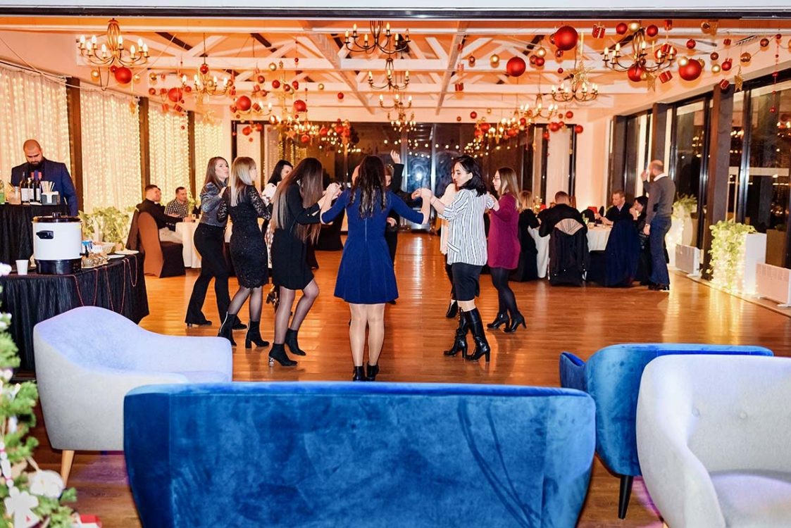 Locatiile TreeHouse - locatii de nunti in aer liber in natura - top locatii de nunta la padure-piscina